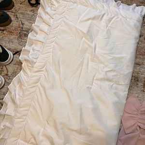 Crib White Ruffle Comforter